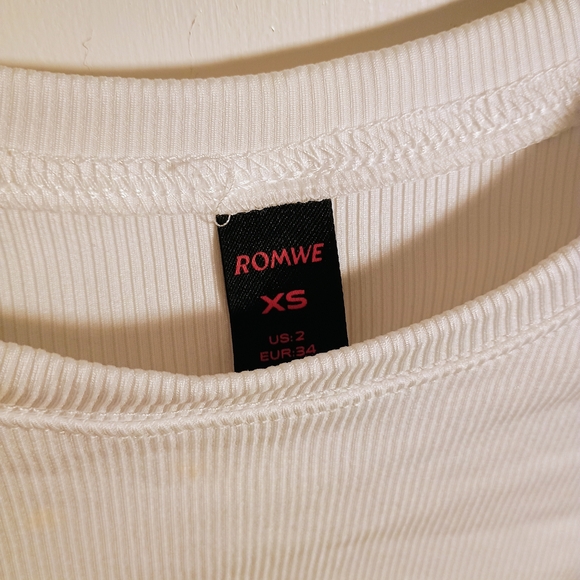 ROMWE Classic White Ribbed Top - Picture 2 of 6
